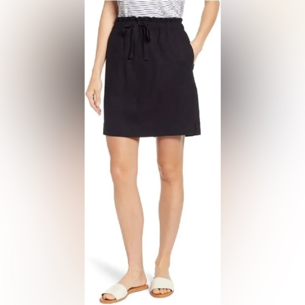 CASLON Paperbag Waist Linen Blend Skirt with Pockets in Black
